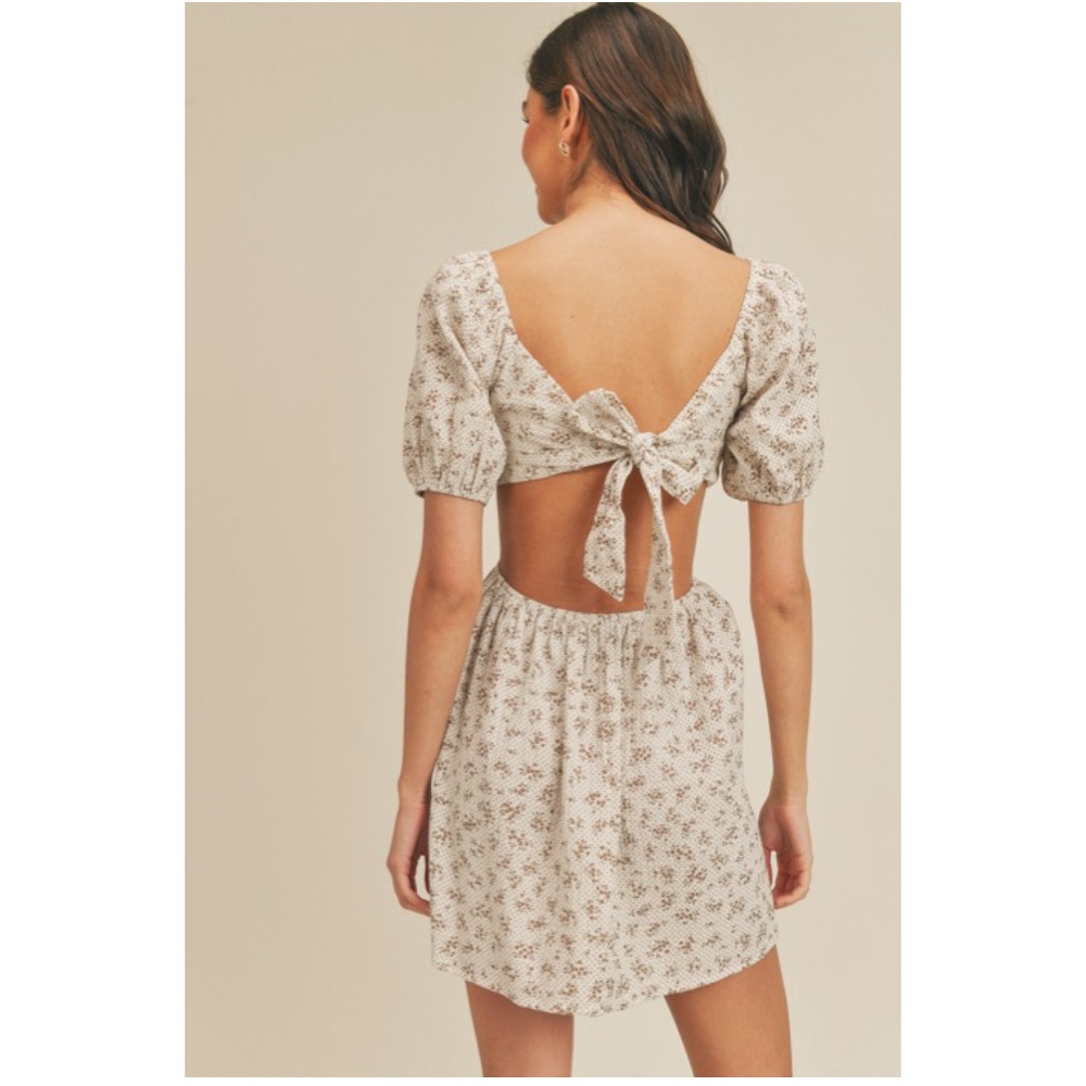 Lush Floral Cut-Out Cream Dress - Picture 4 of 9